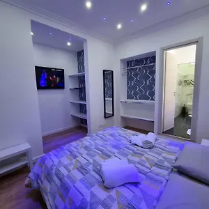 Appartement Piazza Colombo-apartments, San Remo